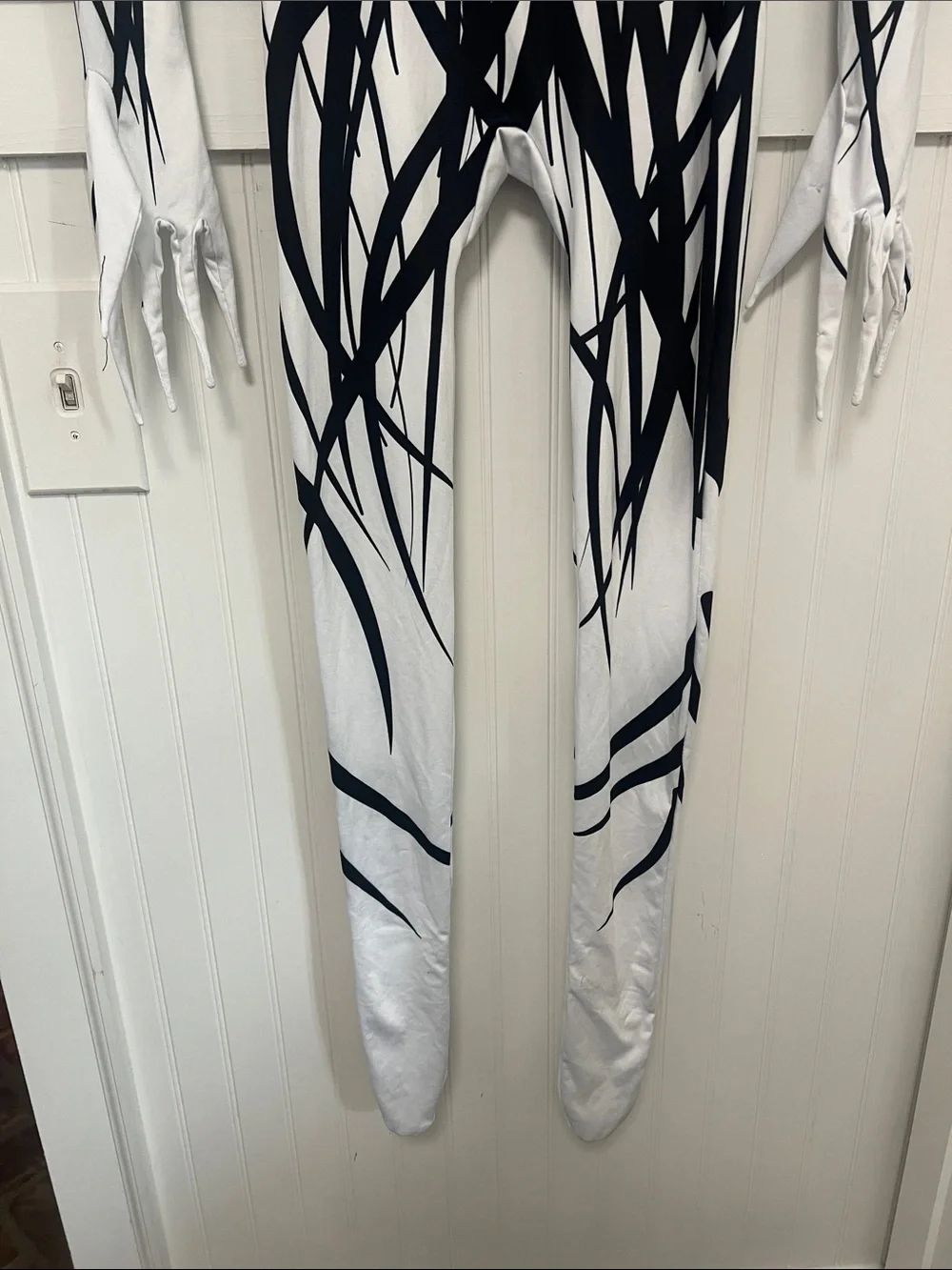 Boys morphsuits Zalgo costume size, large, white, and black Halloween size large